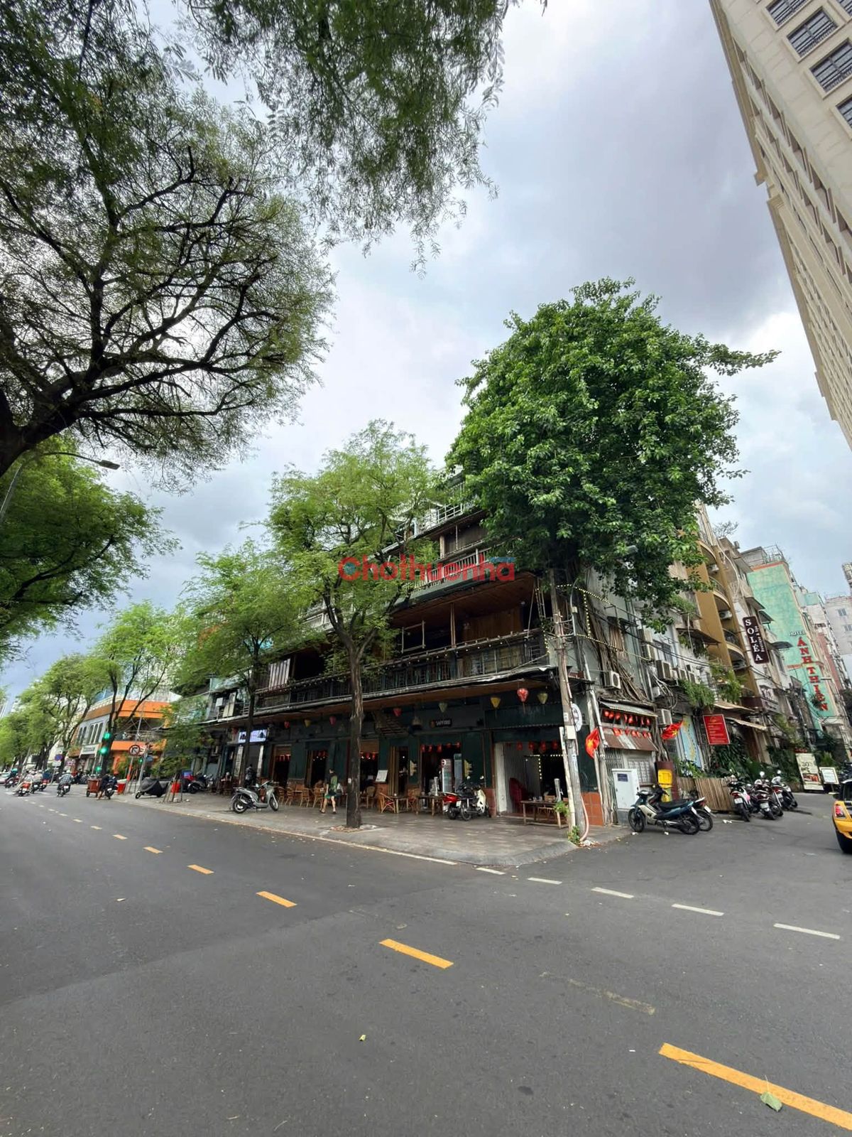 CHO THUÊ NHÀ GÓC HAI MẶT TIỀN TẠI 33 NGUYỄN TRUNG TRỰC, P. BẾN THÀNH, QUẬN 1, DTST: 400M2