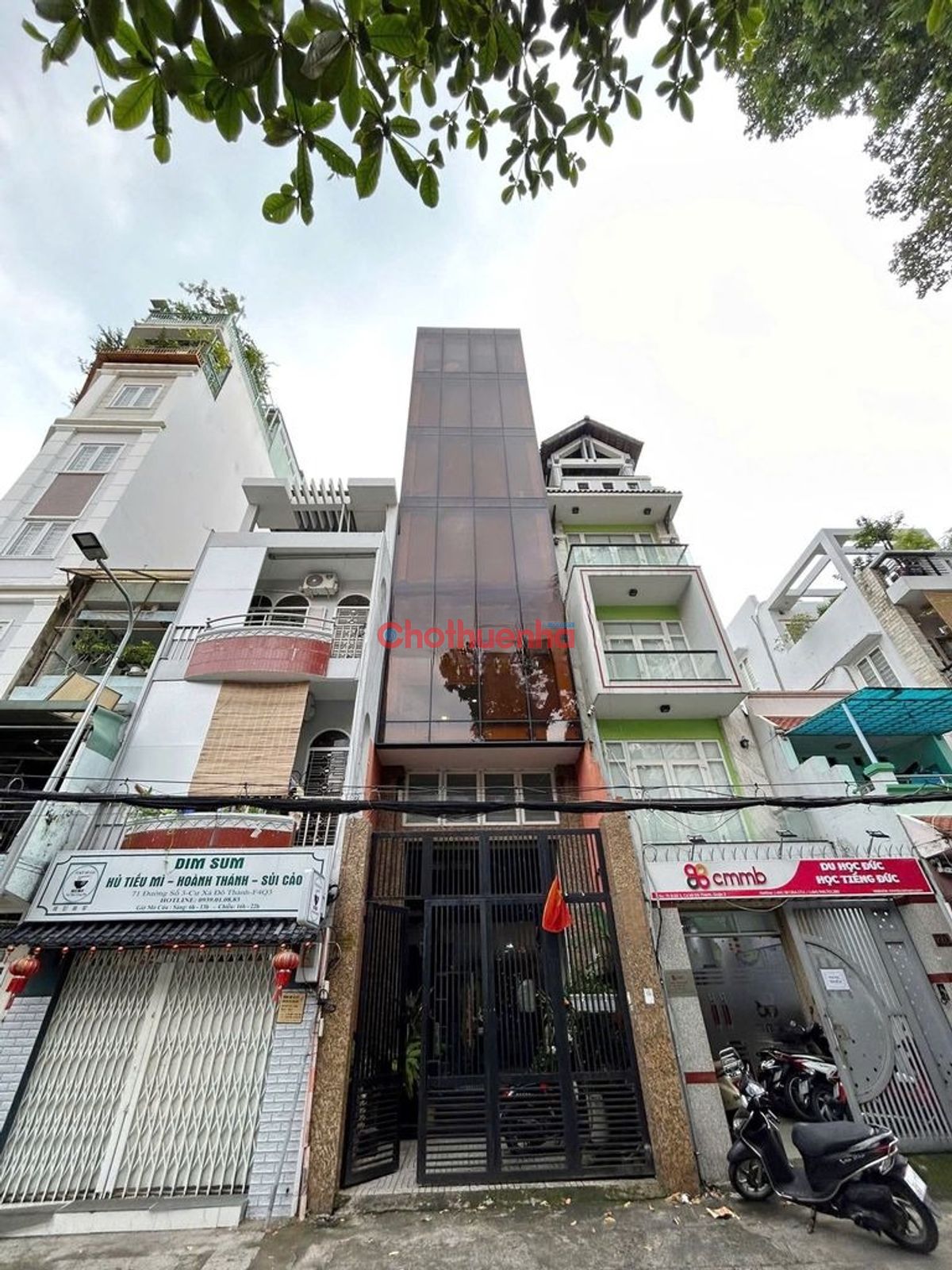 CHO THUÊ NHÀ MẶT TIỀN CƯ XÁ ĐÔ THÀNH, QUẬN 3. CÓ THANG MÁY - 6 TẦNG