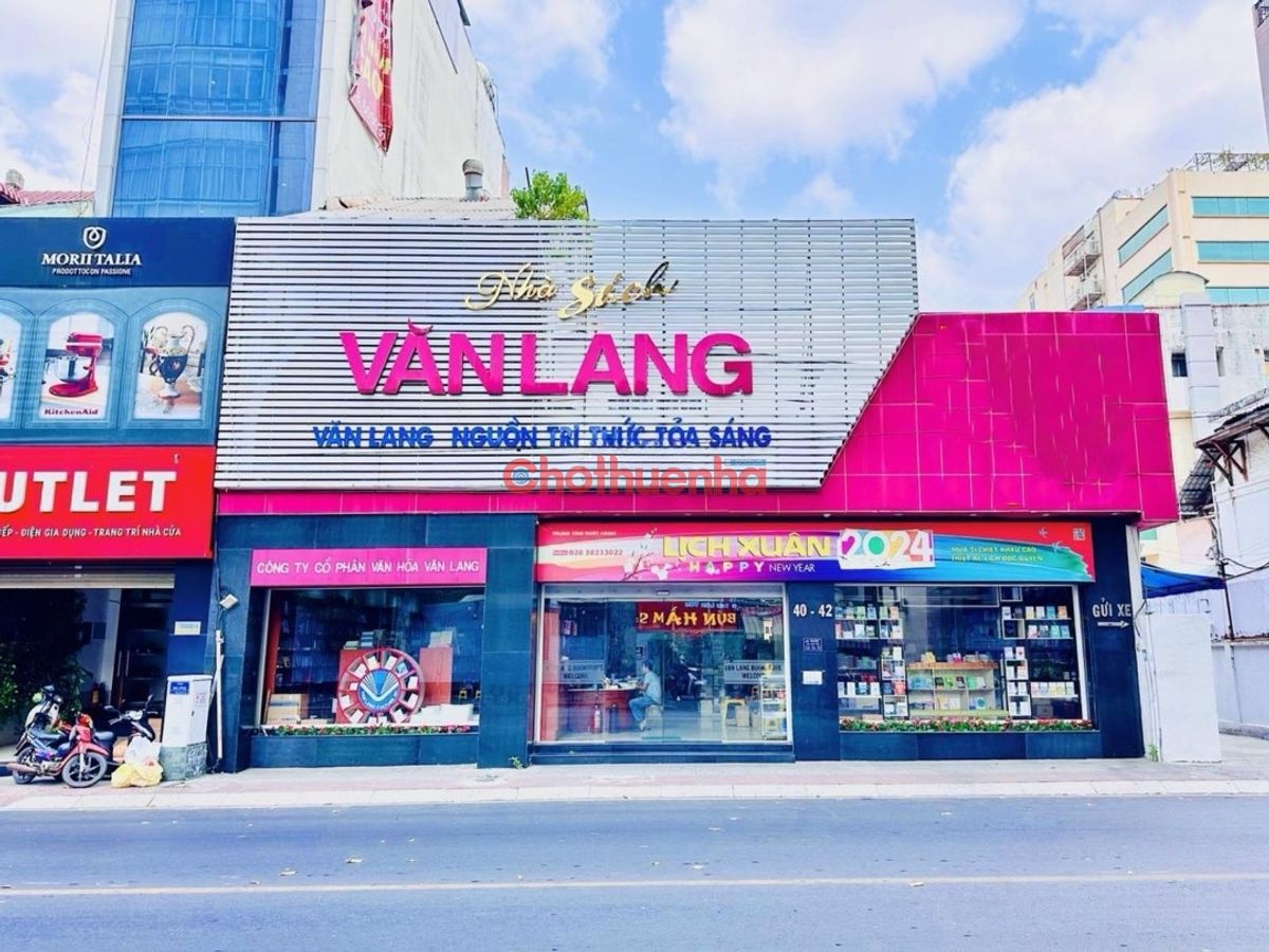 CHO THUÊ NHÀ MẶT TIỀN ĐƯỜNG NGUYỄN THỊ MINH KHAI, QUẬN 1 - NHÀ NGANG 15M