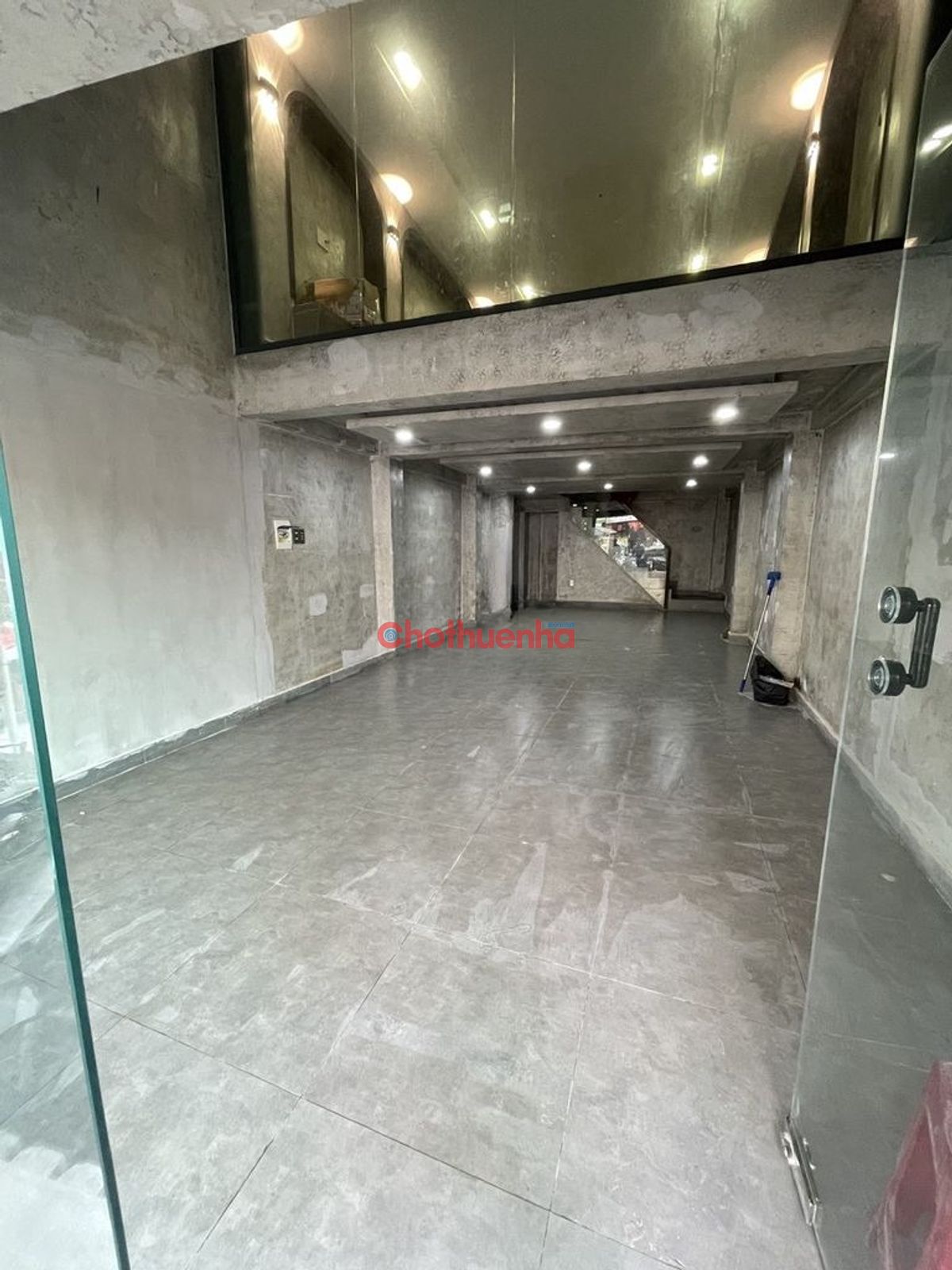 CHO THUÊ NHÀ MẶT TIỀN ĐƯỜNG TRỊNH VĂN CẤN, PHƯỜNG CẦU ÔNG LÃNH, QUẬN 1 - TRẦN CAO