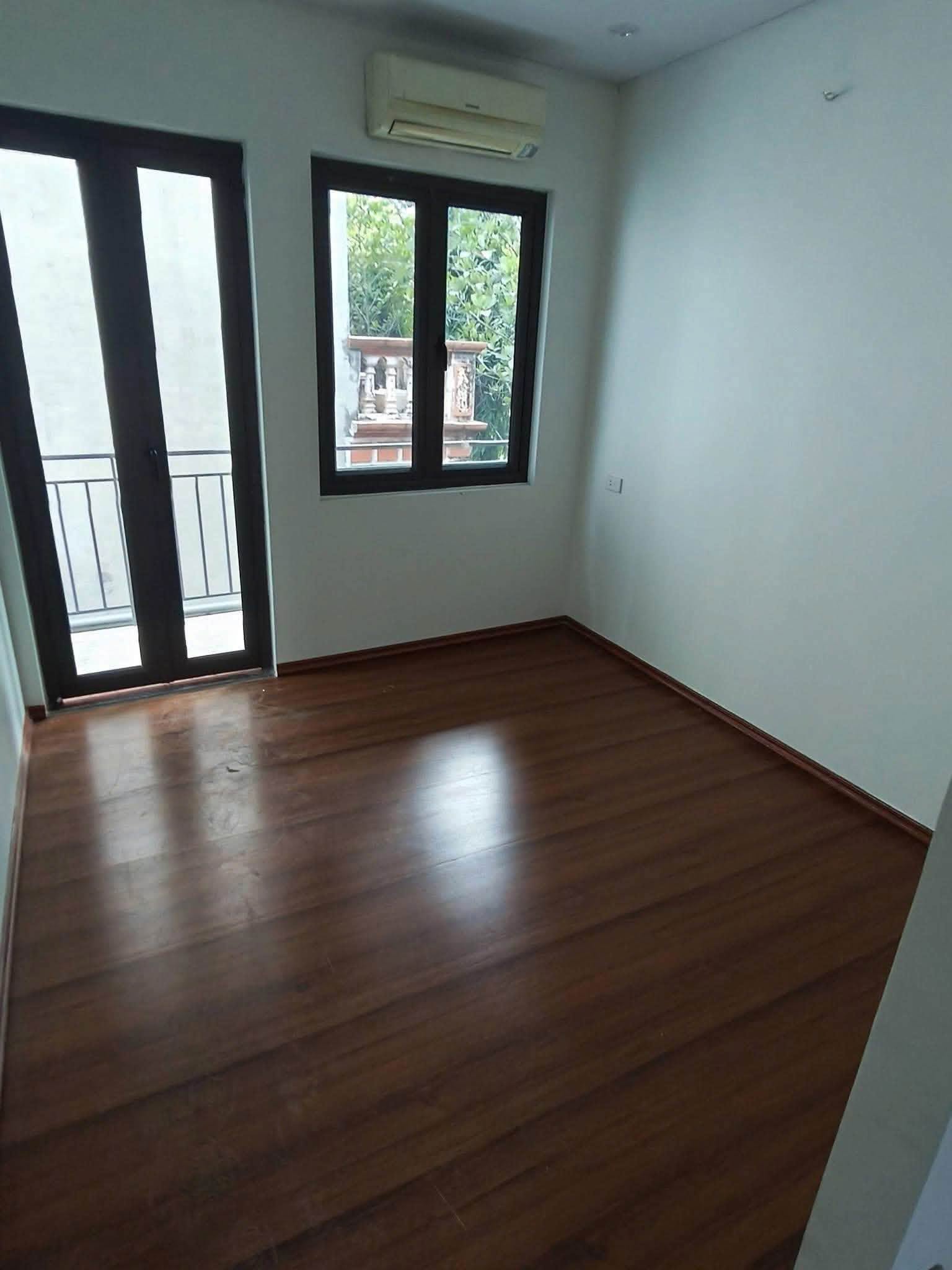 409 Hoàng Tăng Bí