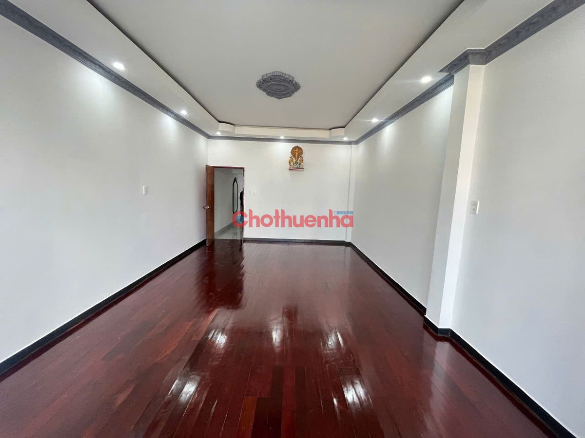 CHO THUÊ NHÀ MẶT TIỀN ĐƯỜNG LẠC LONG QUÂN, QUẬN 11 - VỈA HÈ 8M - VĂN PHÒNG, SHOWROOM