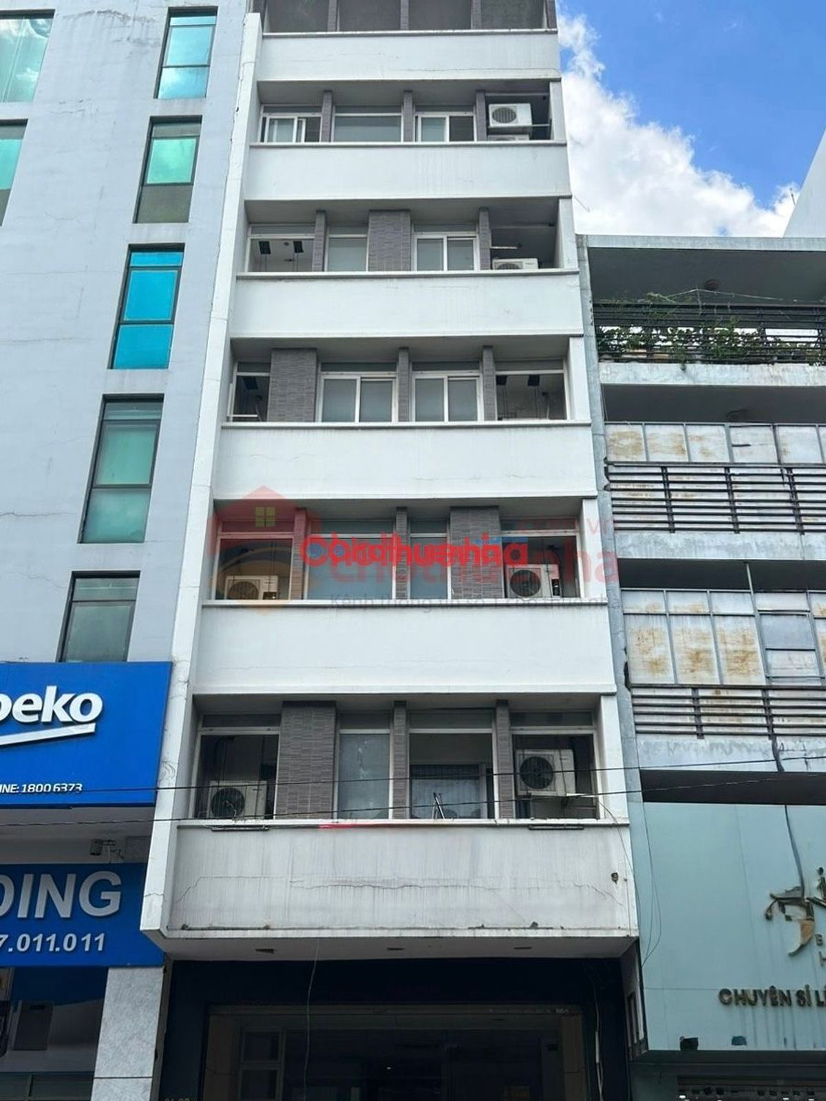 CHO THUÊ TÒA NHÀ ĐƯỜNG HỒ VĂN HUÊ, PHÚ NHUẬN - DTSD HƠN 1000M2, CÓ HẦM