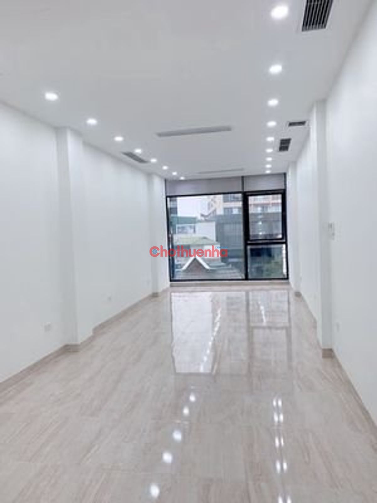 CHO THUÊ NHÀ MẶT TIỀN ĐƯỜNG NGUYỄN CHÍ THANH , PHƯỜNG 12 , QUẬN 5