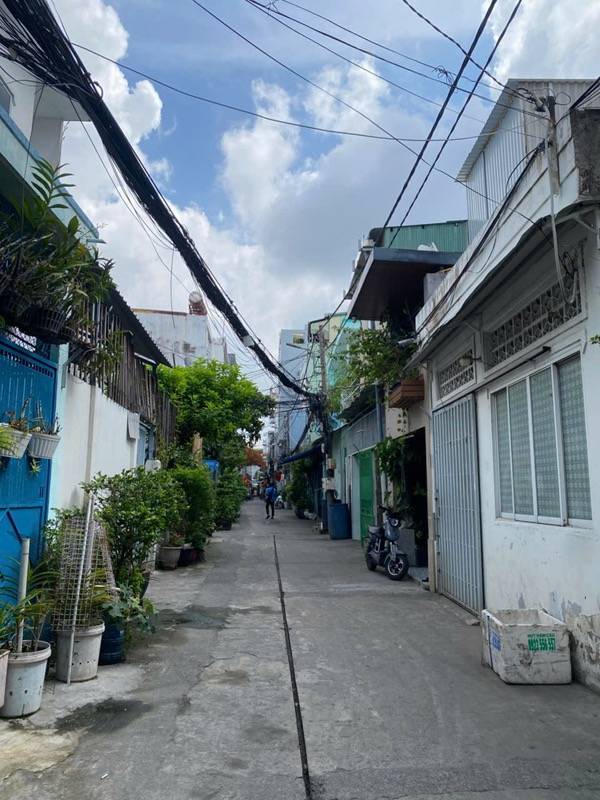Bán nhà Bùi Văn Ba, Quận 7, xe hơi đỗ cửa, 19m2, 2 tầng, 2PN, sổ hồng hoàn công