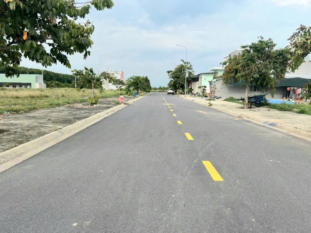 Bán nhanh lô đất Bắc Tân Uyên, Bình Dương, đường 12m , sổ hồng riêng 150m2 , giá 1,29 tỷ