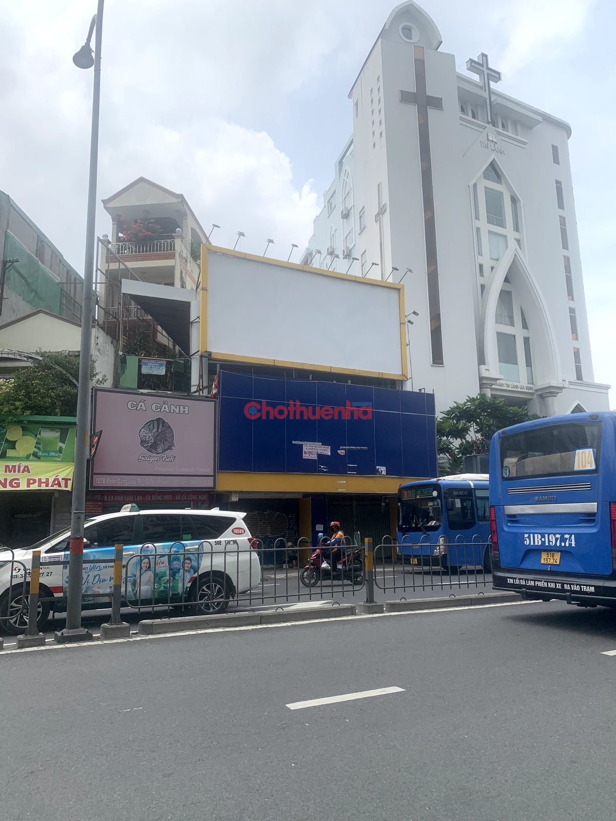 CHO THUÊ NHÀ MẶT TIỀN PHAN ĐĂNG LƯU 600M2 , QUẬN PHÚ NHUẬN, DT: 9X22M GIÁ 80TR/TH