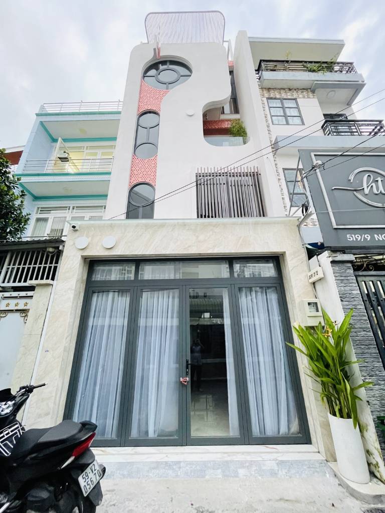 Bán nhà Nguyễn Văn Khối, Gò Vấp, full nội thất, 5 tầng, hẻm 8m, giá 12,7 tỷ