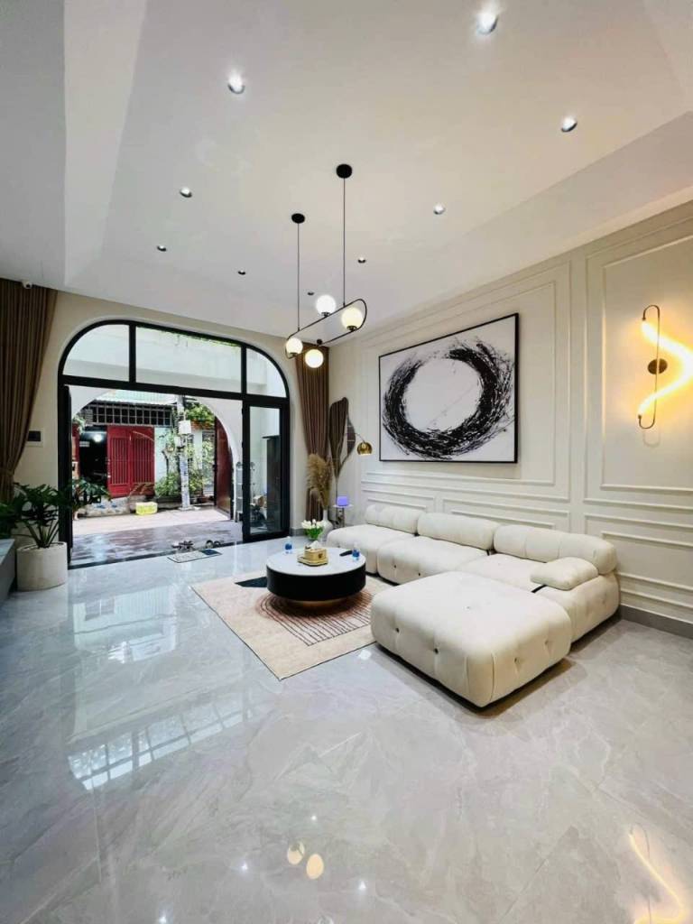 Bán nhà Phan Huy Ích, Gò Vấp, 4 tầng, hẻm ô tô tránh, DTSD 214m2, giá 10,9 tỷ