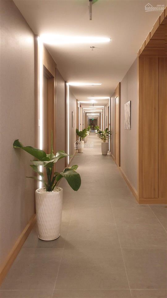 Giá bán 2,8 tỷ căn hộ 50,6m² full nội thất view hồ bơi republic holiday inn. 0919 733 ***