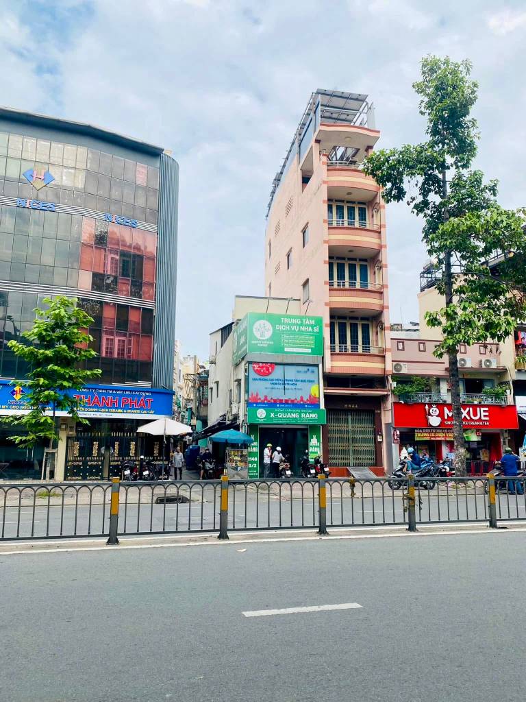 Bán nhà đường 3 tháng 2, Quận 11, góc 2 mặt tiền, 4x19m , 3 tầng, vị trí đẹp, chỉ nhỉnh 23 tỷ