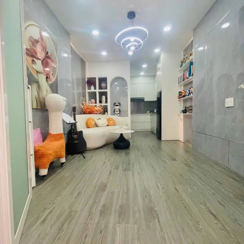 Bán nhà đường Lý Chính Thắng, Quận 3, 4 tầng, tặng full nội thất, giá cực tốt chỉ 4,7 tỷ