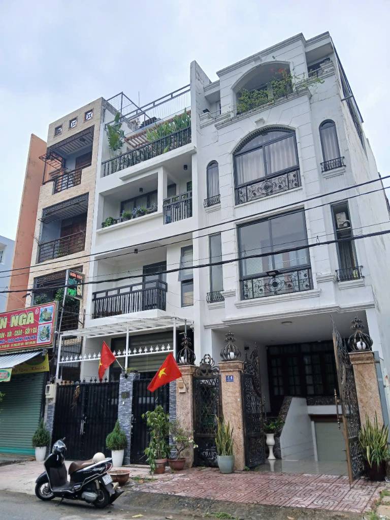 Bán nhà Nguyễn Duy Trinh, Quận 2, Khu dân 10 mẫu, đối diện công viên hầm 3 tầng 5m x 20m