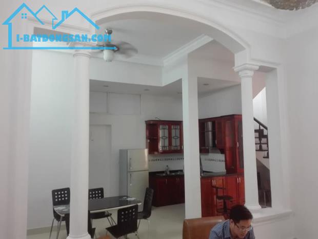 Bán nhà ngõ phố Hoàng Ngọc Phách, Đống Đa. 61m2, MT 7.5m. Giá 8.6 tỷ Lh 0913895929