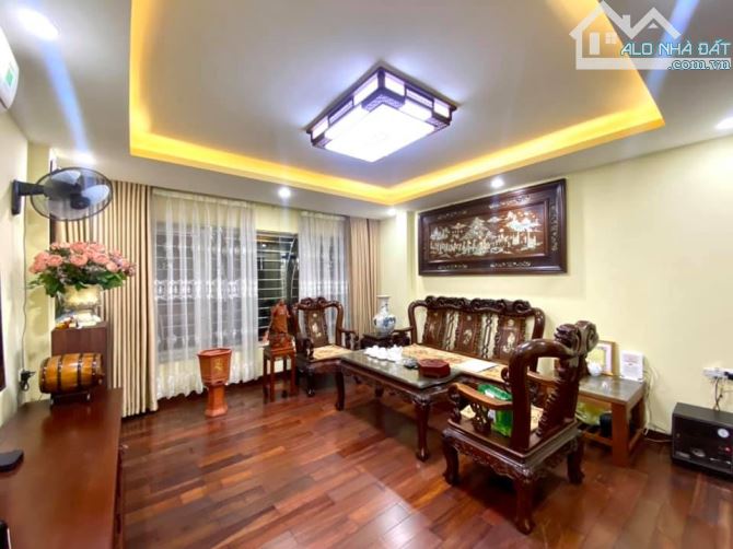 Bán nhà LK Biệt Thự KĐT Nguyễn Văn Lộc, Hà Đông mà đẹp như Đà Lạt 139m2 giá 38 tỷ.