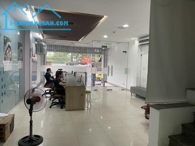 Bán nhà mặt phố Quan Nhân Dt 40m2 x4 tầng giá 9,5 tỷ LH 0911551516