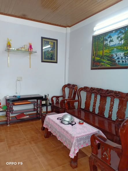Nhà Nguyên Căn Gần Bách Hoá Xanh Mê Linh