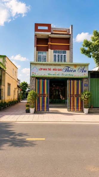 Nhà 1 Trệt 1 Lầu + Tum