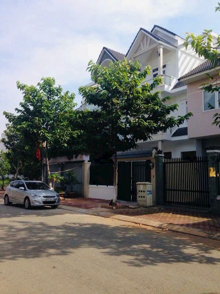 Nhà 1 trệt 2 lầu Hiệp Thành