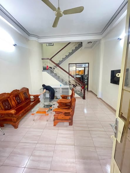 Gần Biển Hòn Chồng