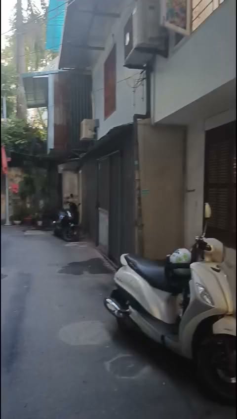 Mình chính chủ cần cho thuê nhà nguyên căn ở hồ Phương Mai, Phố Phương Mai, phường Phương Mai, Đống Đa, Hà Nội. Chỉ việc xách valy về ở.