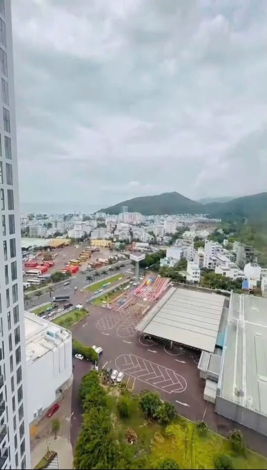 Gần Cầu Chữ Y