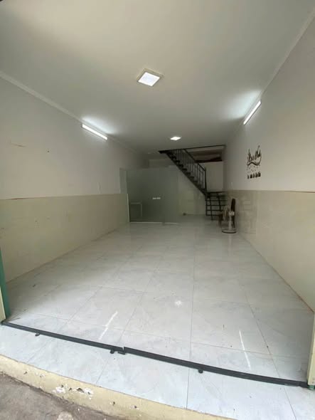 Gần Chợ Quyết Thắng