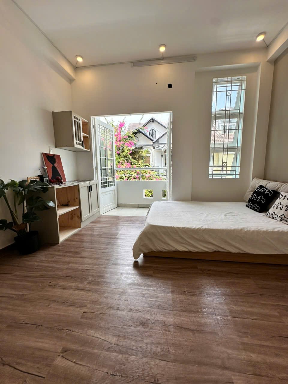 87 🌠🌠Địa chỉ: 87 Cù Lao, Phường Cầu Kiệu. Mã phòng 201- 7,5tr- 25m2- Full nội thất. Phòng cửa sổ+ Ban Công. Tầng 2 (Phòng Mẫu)